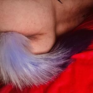 Women_mysterious mym