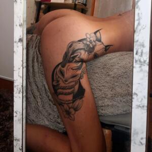 Women_mysterious mym