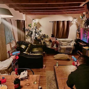 Women_mysterious mym