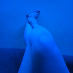 _-feet_me-_ mym