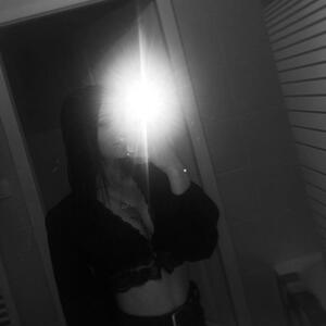 _-laura-_ mym