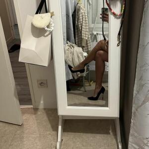 _Rania_la_belle_aux_pieds_sexy mym
