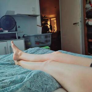 __my_pretty_body_and_feet__ mym