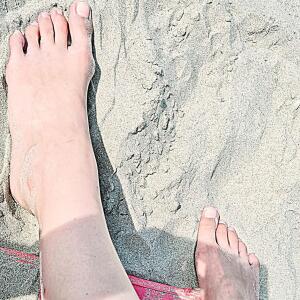 __my_pretty_body_and_feet__ mym
