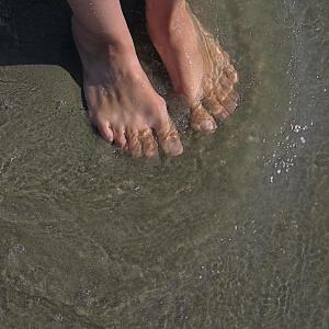 __my_pretty_body_and_feet__ mym