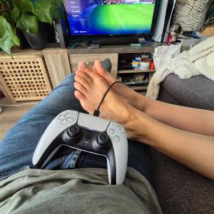 __my_pretty_body_and_feet__ mym