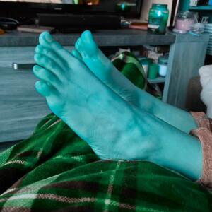__my_pretty_body_and_feet__ mym