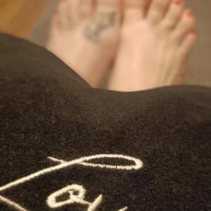 __prends_ton_pied_ mym