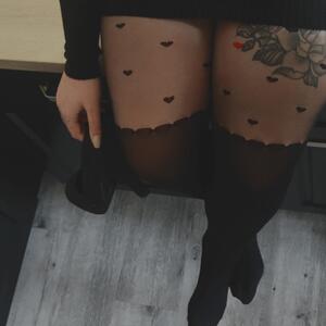 _ashii_feet-legs mym