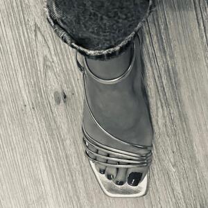 _cutiefeet_1 mym