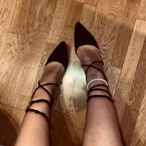 _feet_louve mym