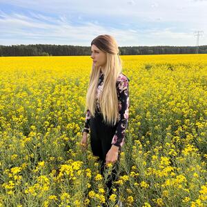 _laura-world mym