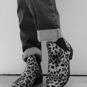 _les_pieds_de_lola mym