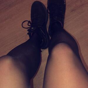 _piedsfemme_ mym
