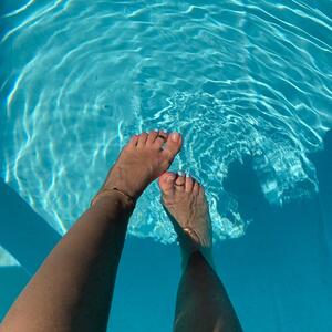 _pretty_little_foot mym