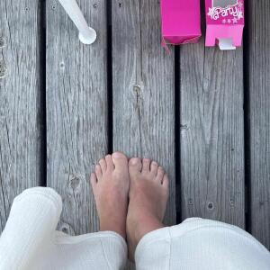_womanfeet mym